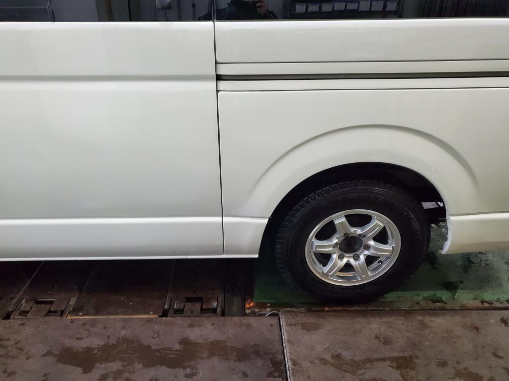  ハイエースバン へこみ修理後