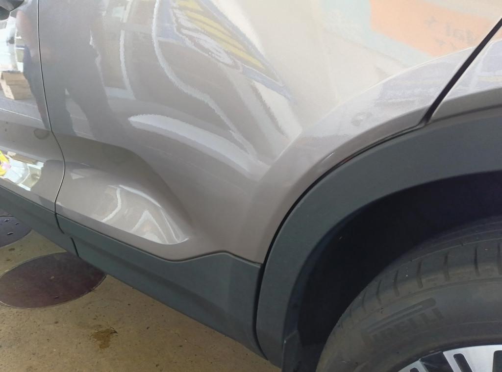  ボルボ　ＸＣ４０ へこみ修理後