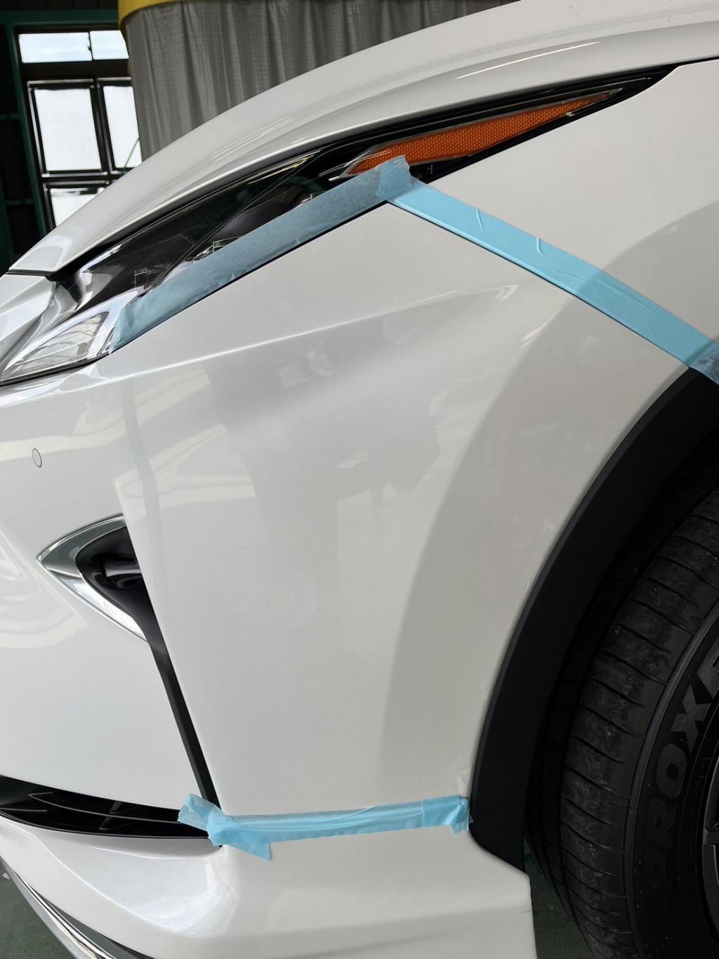  レクサス　ＲＸ４５０ｈ 線キズ修理前