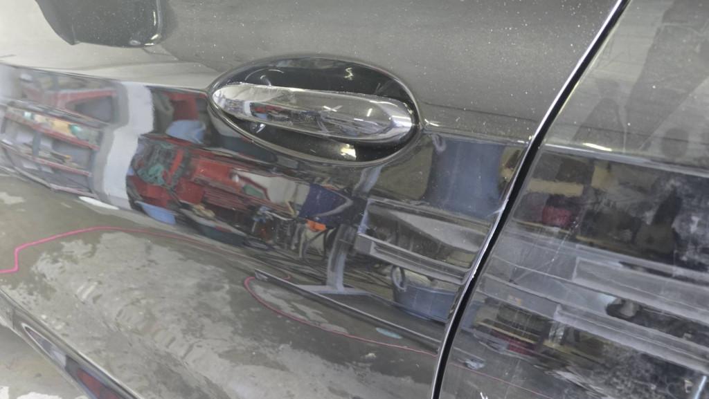  ＢＭＷ　Ｘ４ へこみ修理後