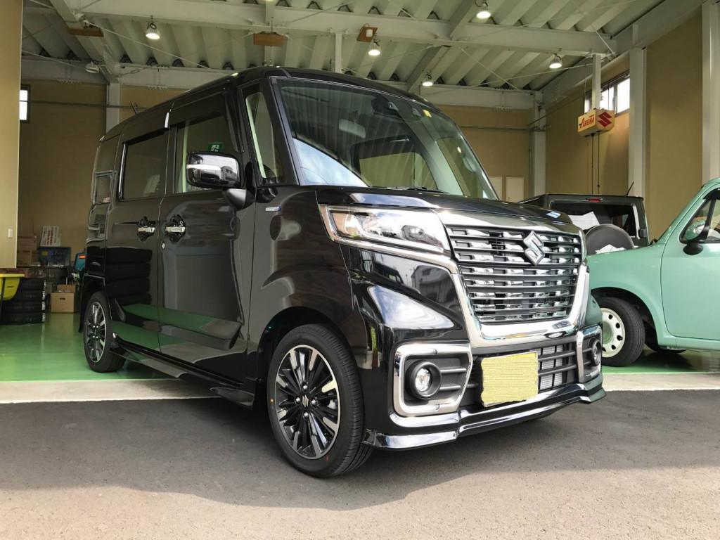 スズキ スペーシア　カスタム フェンダー へこみ
