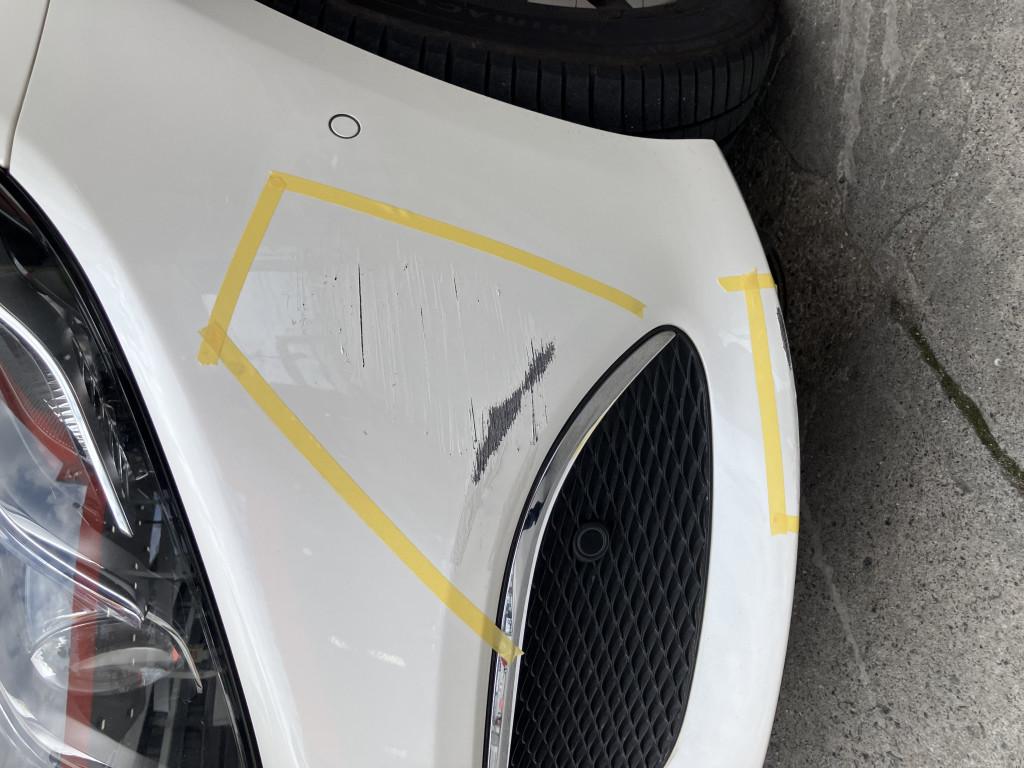  メルセデスベンツ　Ｅクラス エグレ修理前
