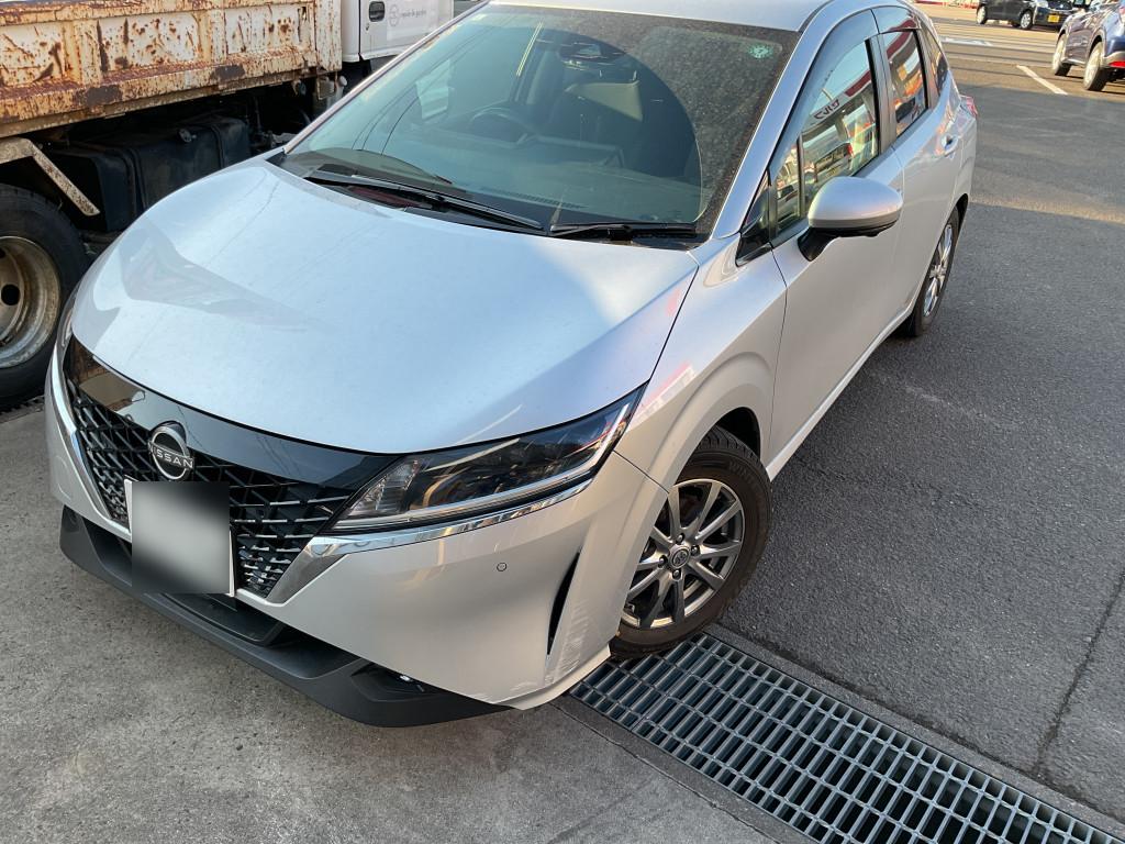 日産 ノート バンパー 線キズ