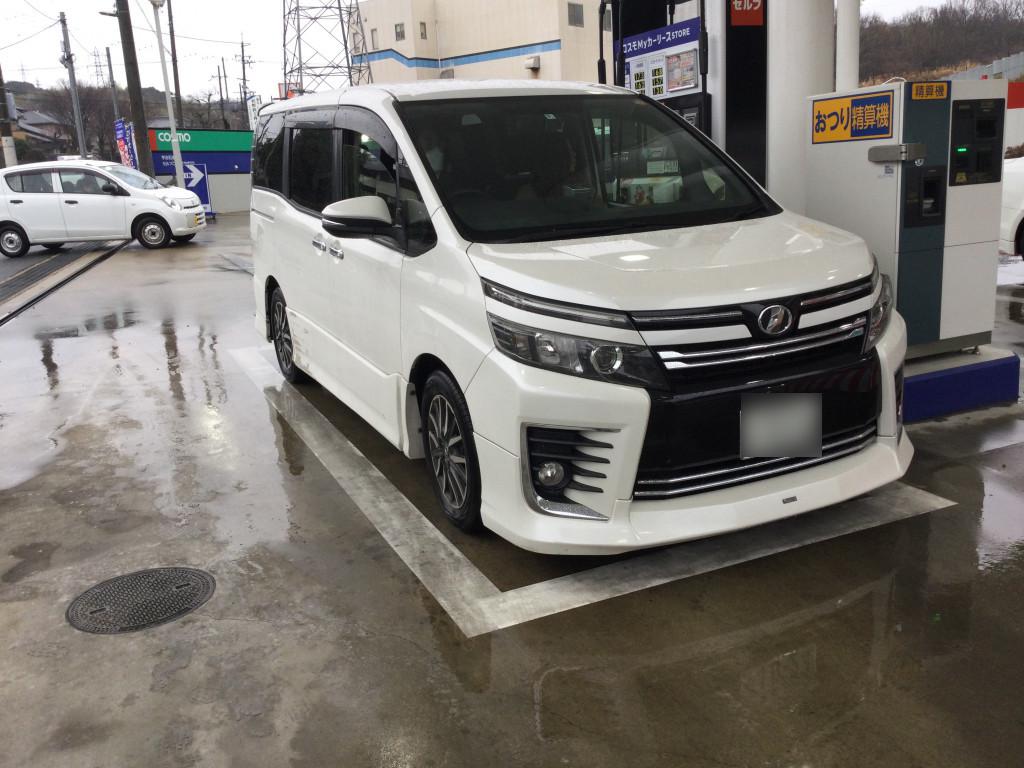 トヨタ ヴォクシー ドア へこみ