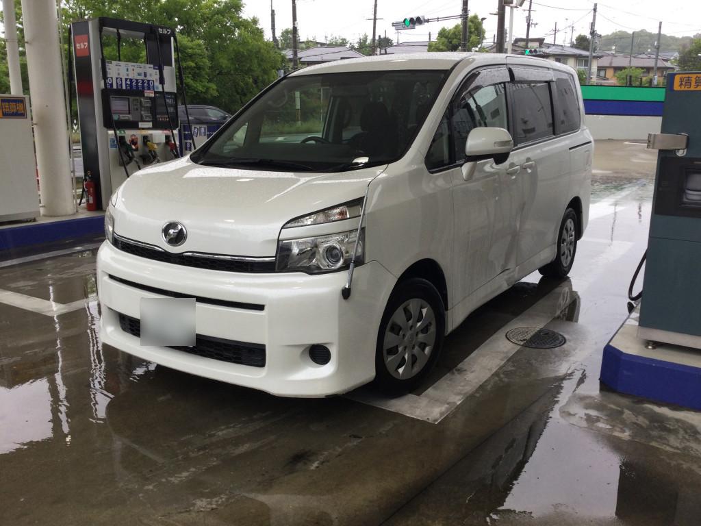 トヨタ ヴォクシー ドア へこみ
