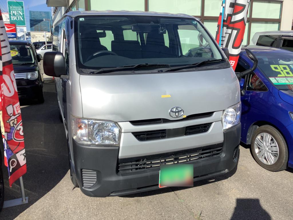 トヨタ ハイエースバン フェンダー へこみ