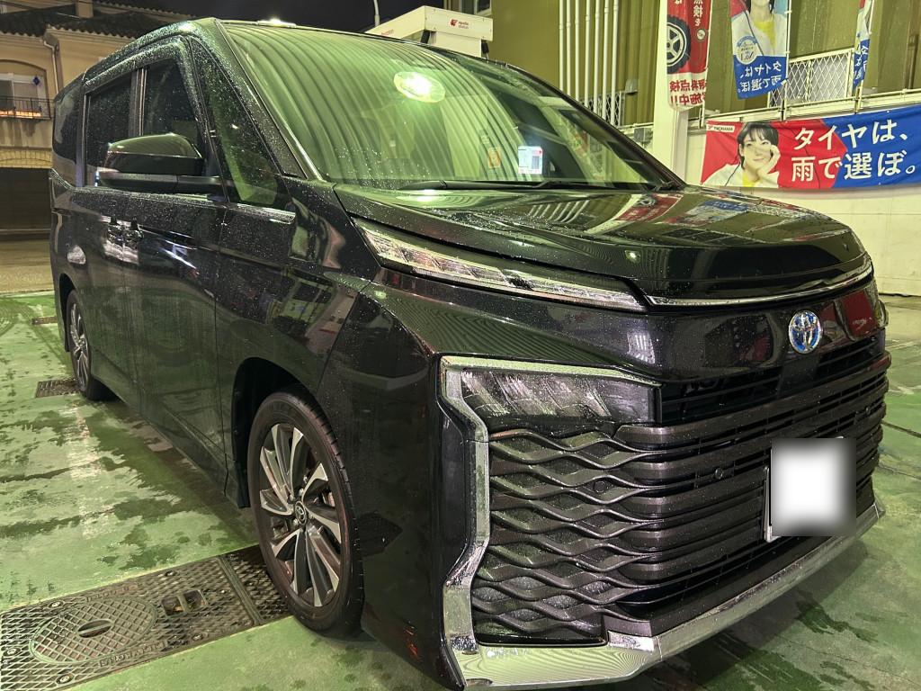 トヨタ ヴォクシー バンパー エグレ