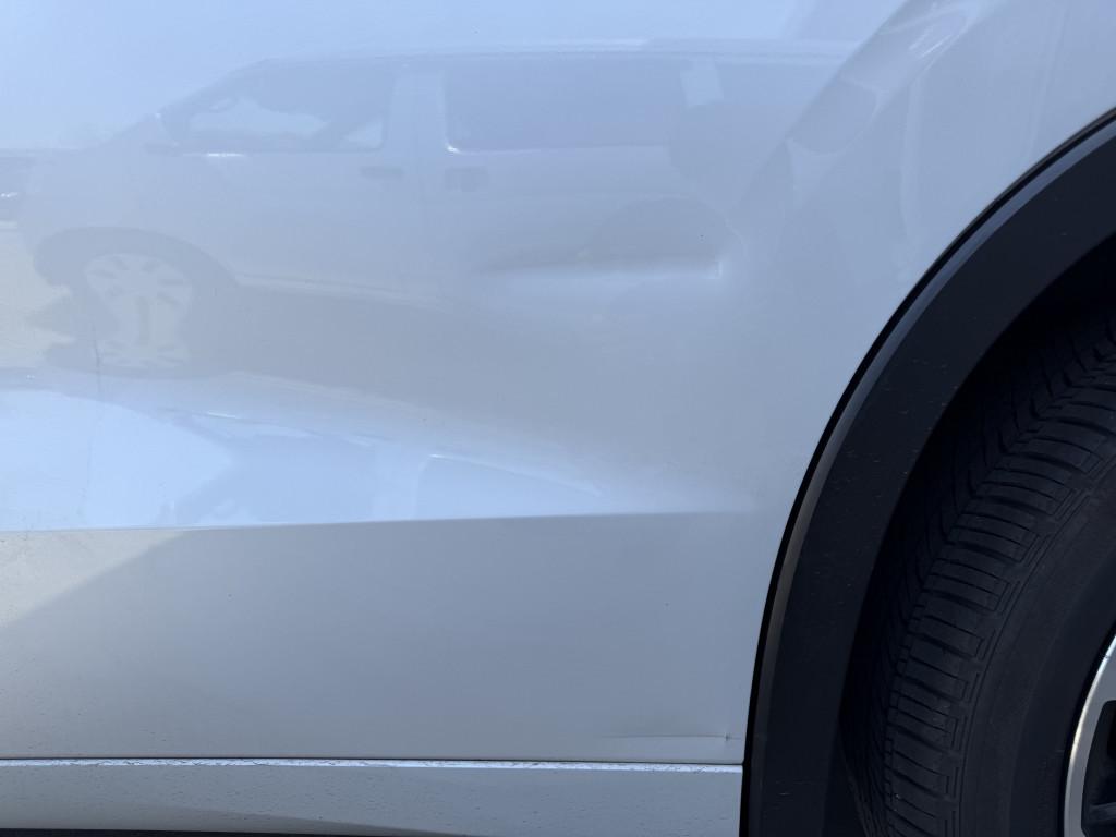  アウトランダーＰＨＥＶ へこみ修理前