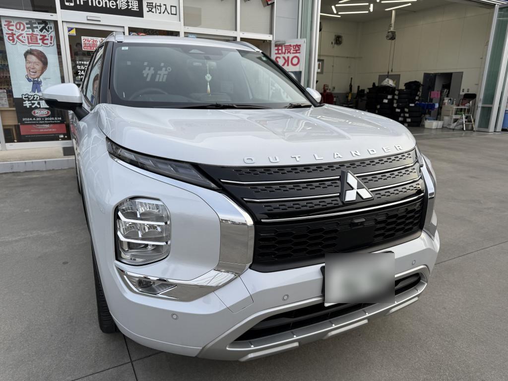 三菱 アウトランダーＰＨＥＶ ドア へこみ