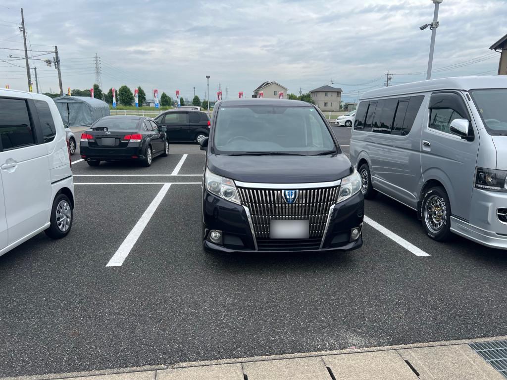 トヨタ エスクァイア　ハイブリッド ハッチバック へこみ