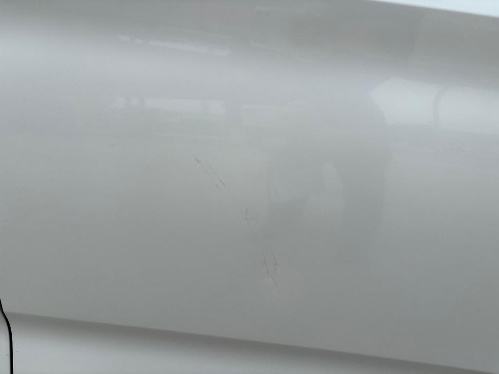 ホンダ フリード　ハイブリッド ドア へこみ