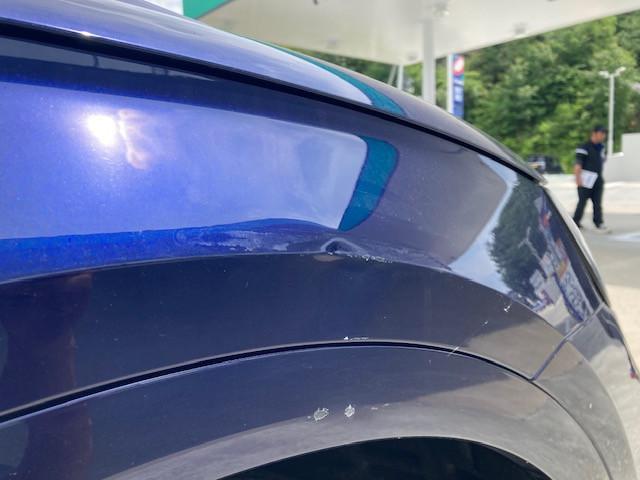  アウディ　Ｑ５ へこみ修理前