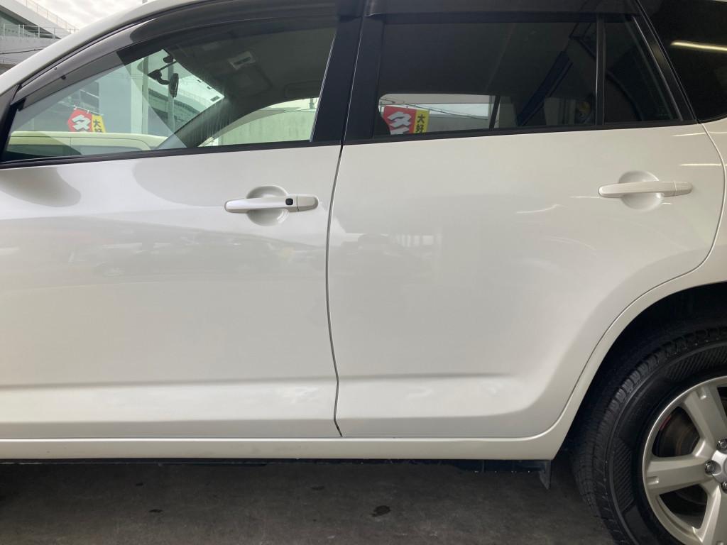  ＲＡＶ４ へこみ修理後