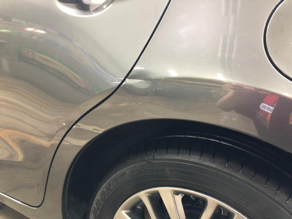  ＭＡＺＤＡ２ へこみ修理前