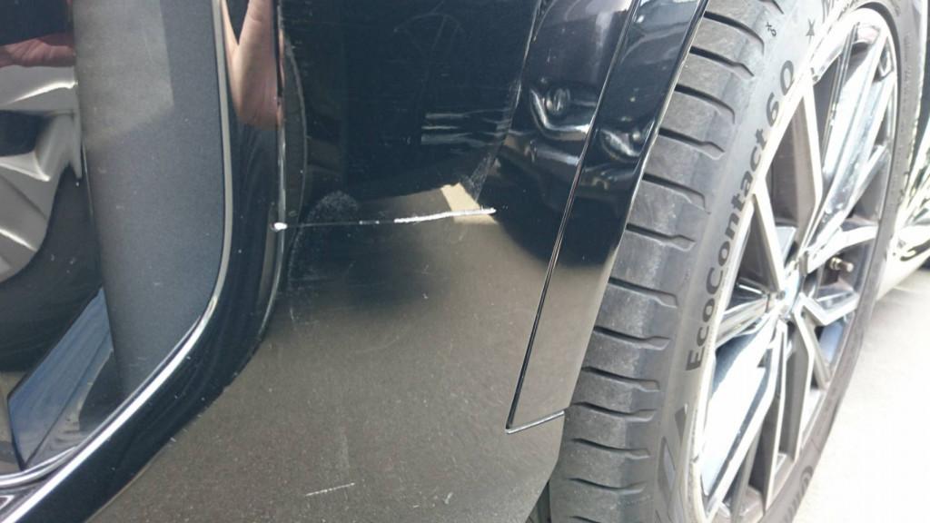 ＢＭＷ　Ｘ１ エグレ修理前