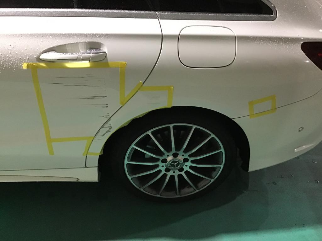  メルセデスベンツ　ＣＬＡクラス へこみ修理前