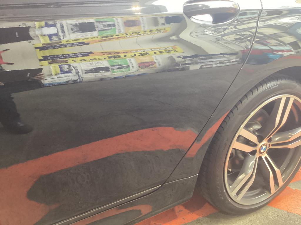  ＢＭＷ　７シリーズ へこみ修理後