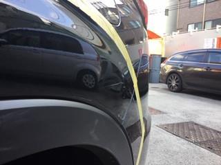  アウトランダーＰＨＥＶ へこみ修理前