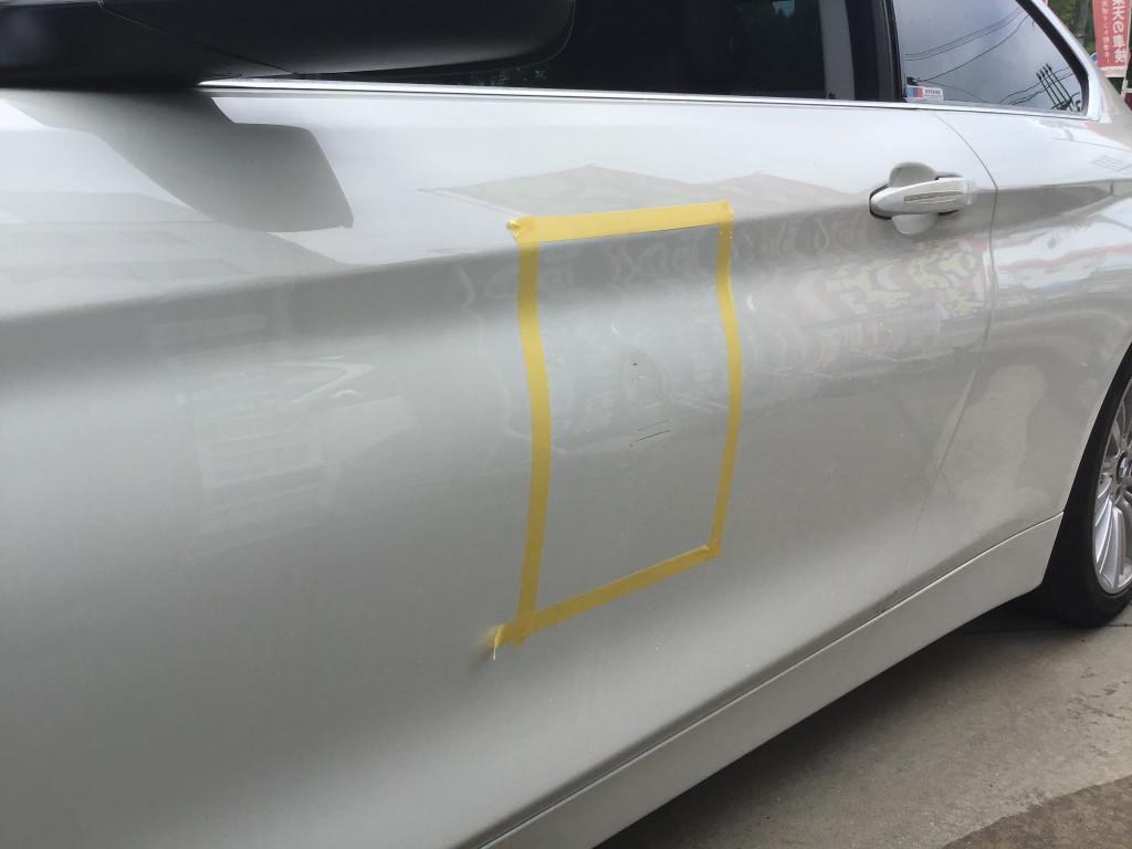  ＢＭＷ　４シリーズ へこみ修理前