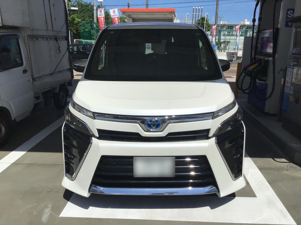 トヨタ ヴォクシー バンパー へこみ