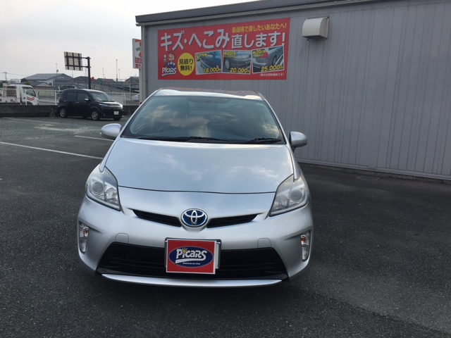 トヨタ プリウス フェンダー へこみ