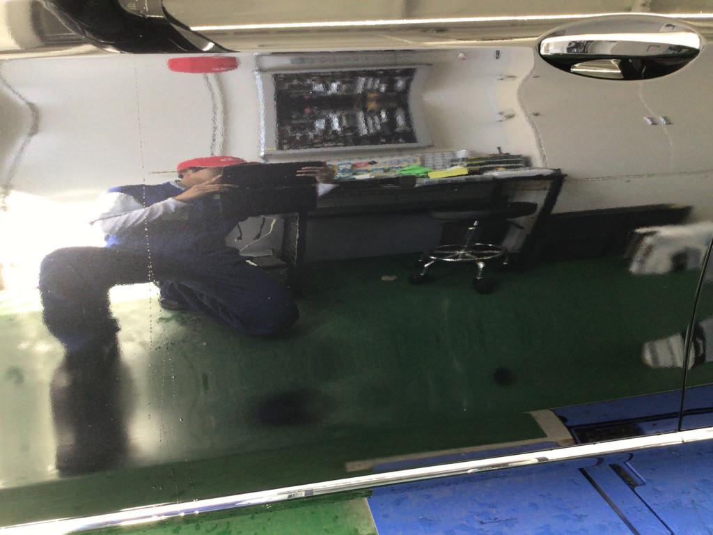  メルセデスベンツ　Ｅクラス へこみ修理後