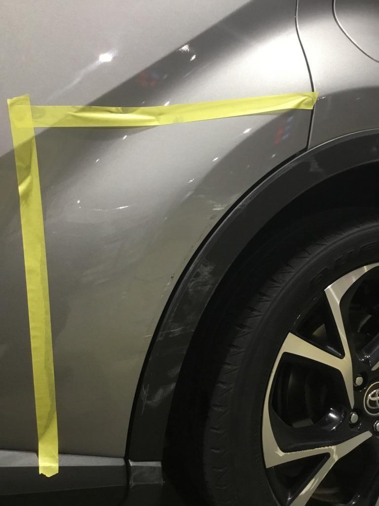  Ｃ－ＨＲ へこみ修理前