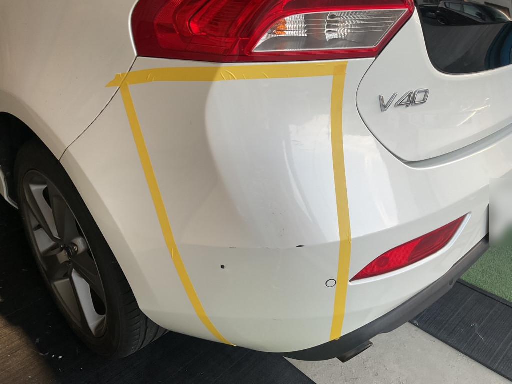  ボルボ　Ｖ４０ へこみ修理前