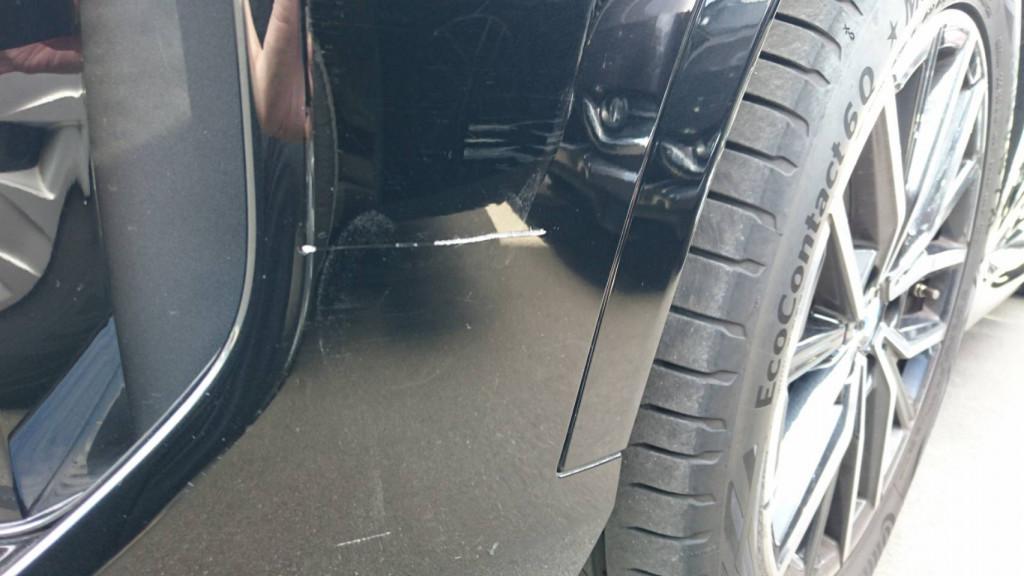  ＢＭＷ　Ｘ１ エグレ修理前
