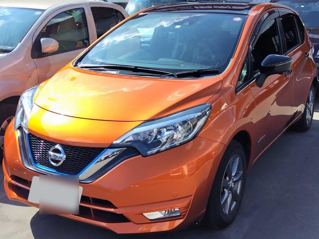 日産 ノート ステップ へこみ
