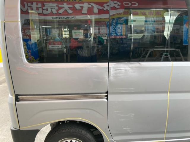 ハイゼットカーゴ へこみ修理前