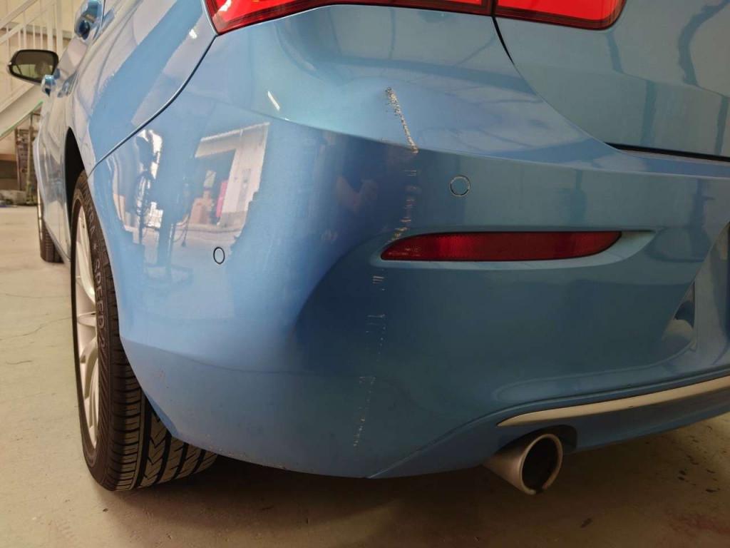  ＢＭＷ　１シリーズ へこみ修理前