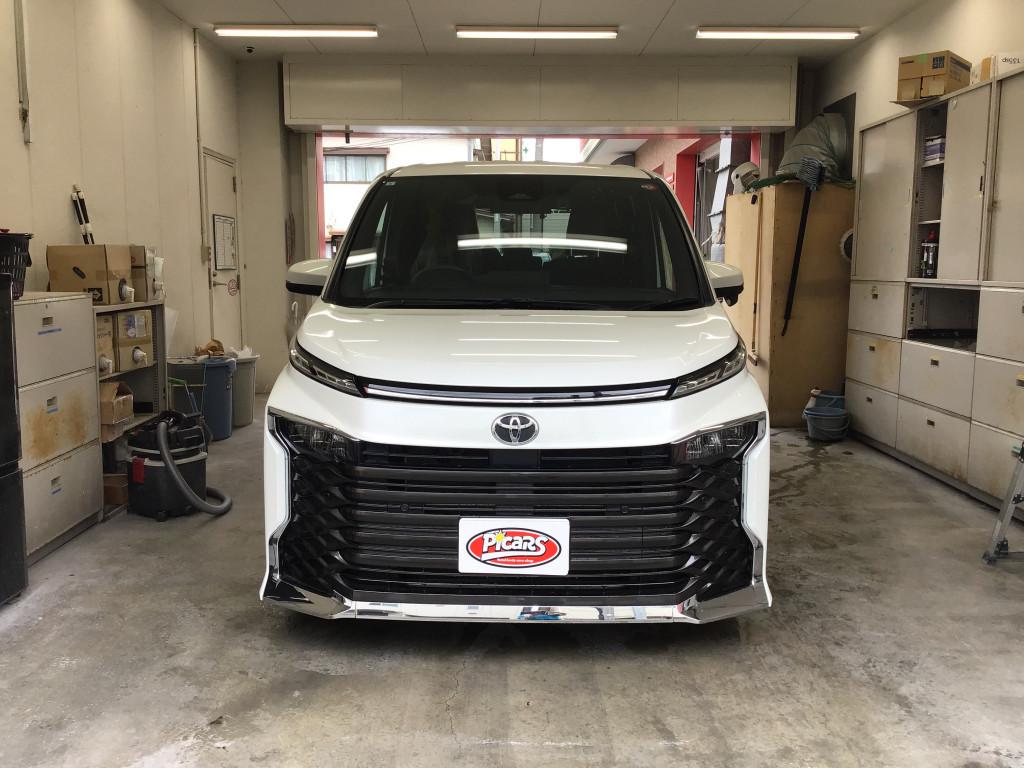 トヨタ ヴォクシー ドア へこみ