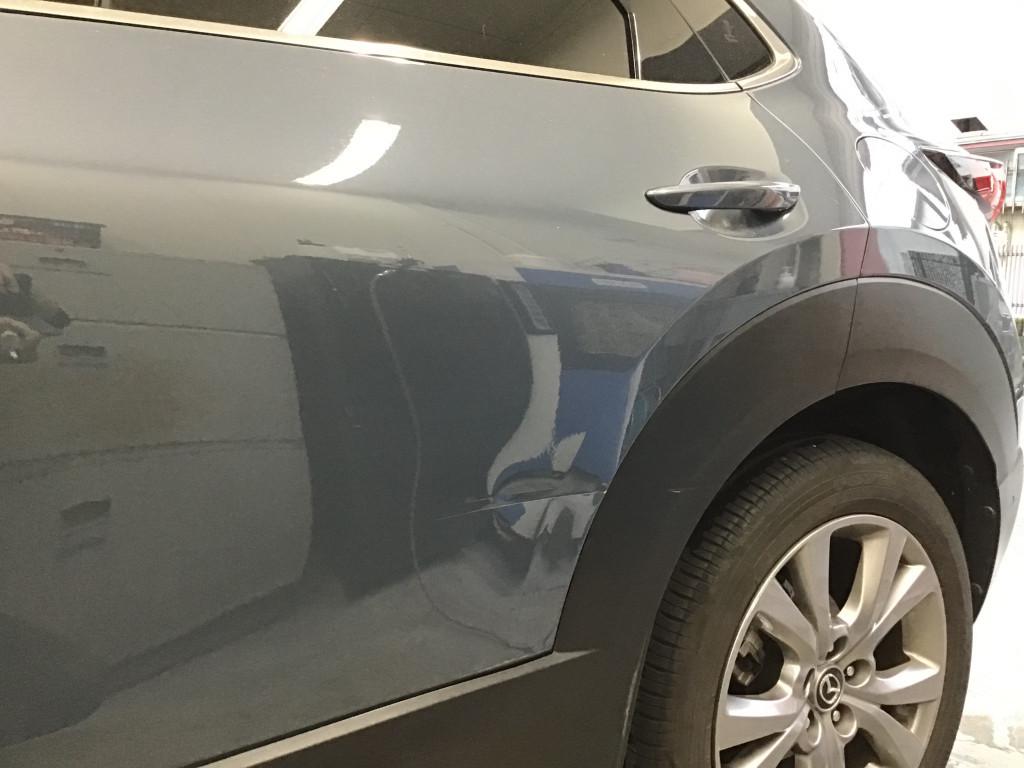  ＣＸ－３０ へこみ修理前