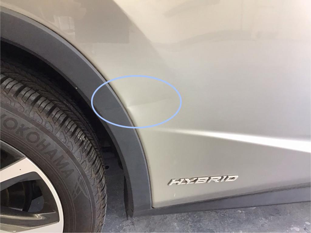  レクサス　ＲＸ４５０ｈ へこみ修理前