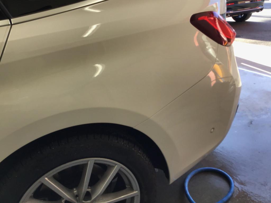  ＢＭＷ　３シリーズ へこみ修理後