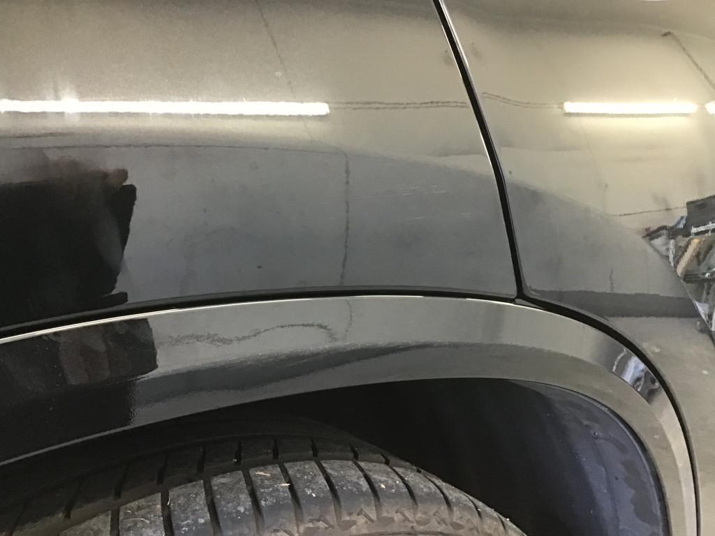  ＢＭＷ　Ｘ３　Ｍ 線キズ修理前