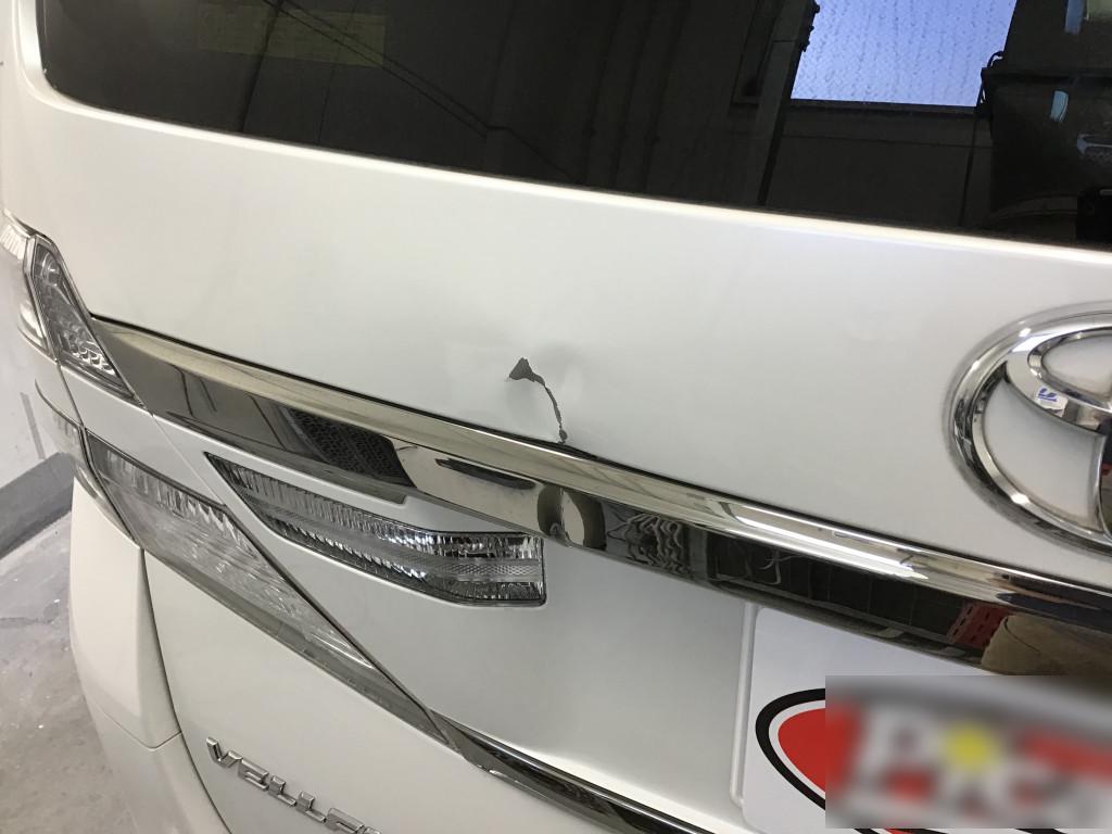  ヴェルファイア へこみ修理前