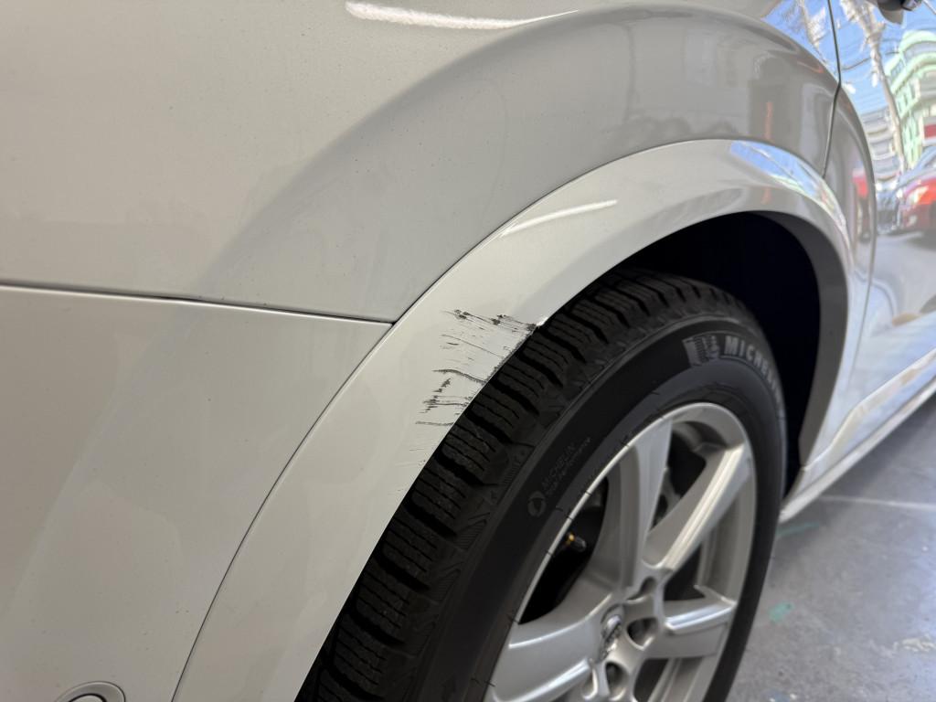  ボルボ　ＸＣ９０ エグレ修理前