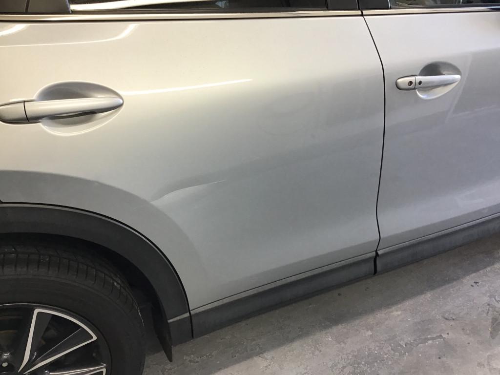  ＣＸ－５ へこみ修理前