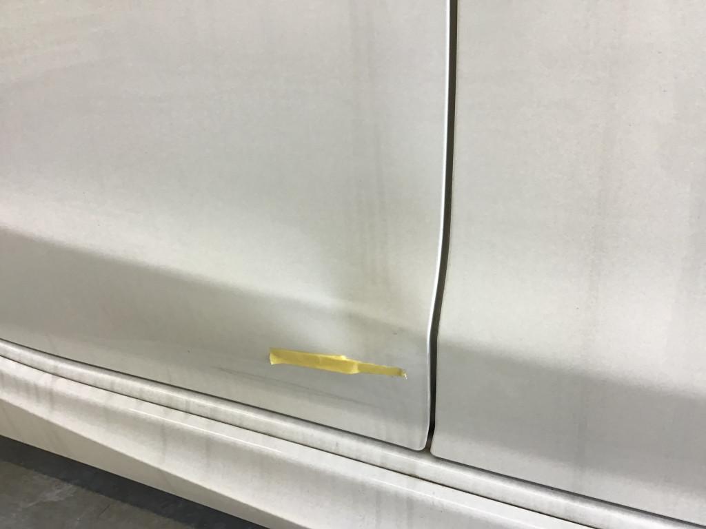  インプレッサ へこみ修理前