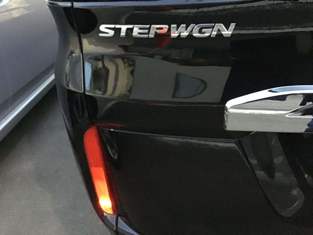  ステップワゴン へこみ修理後