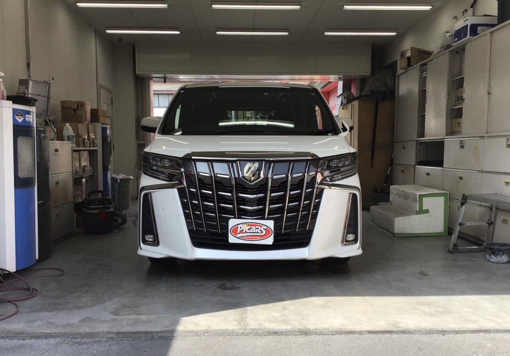 トヨタ アルファード フェンダー へこみ