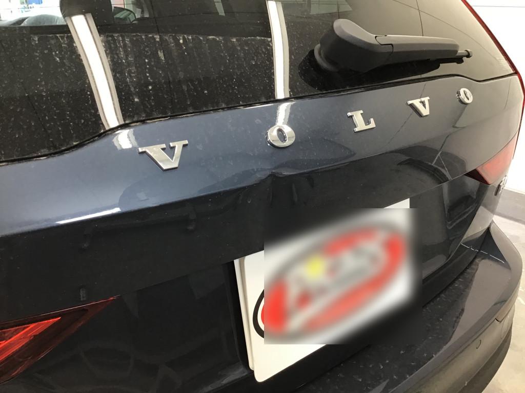  ボルボ　Ｖ６０ へこみ修理前