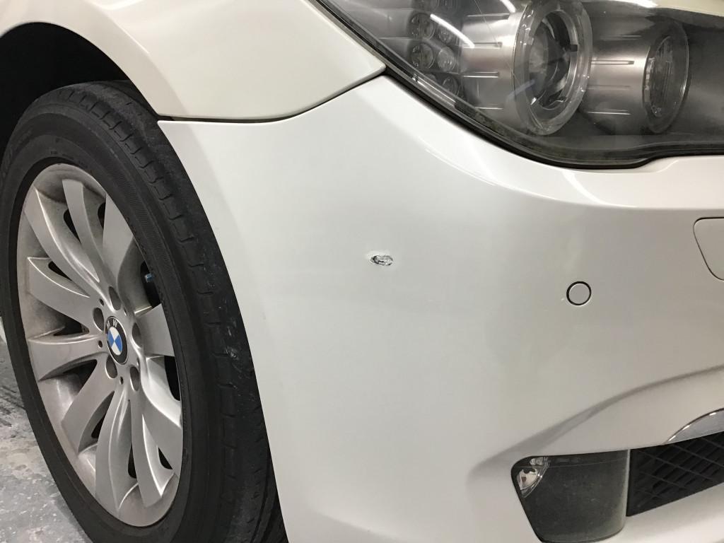  ＢＭＷ　７シリーズ へこみ修理前