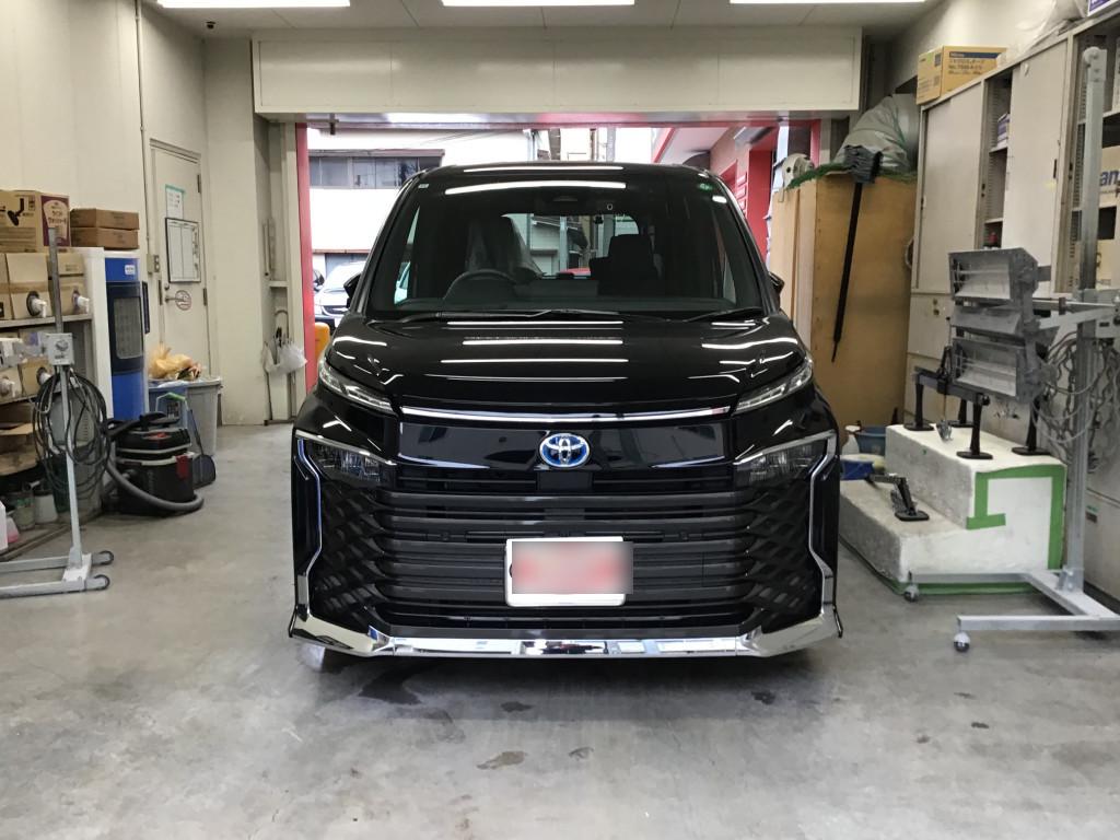 トヨタ ヴォクシー バンパー エグレ