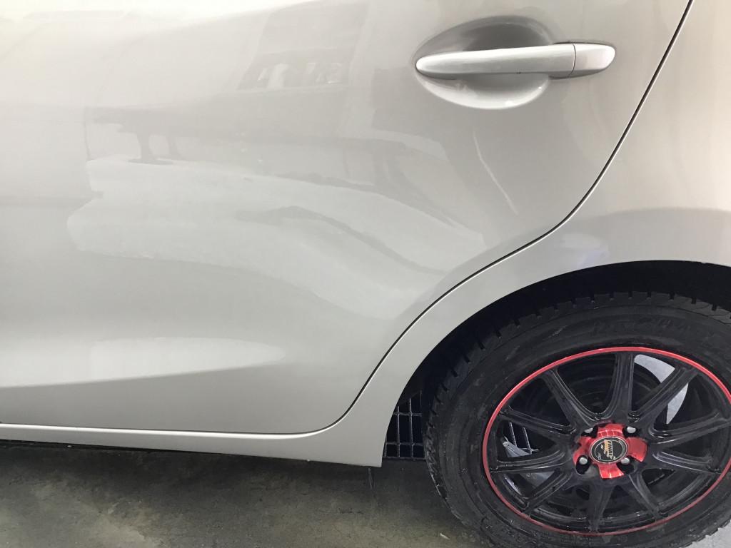  ＭＡＺＤＡ２ へこみ修理後