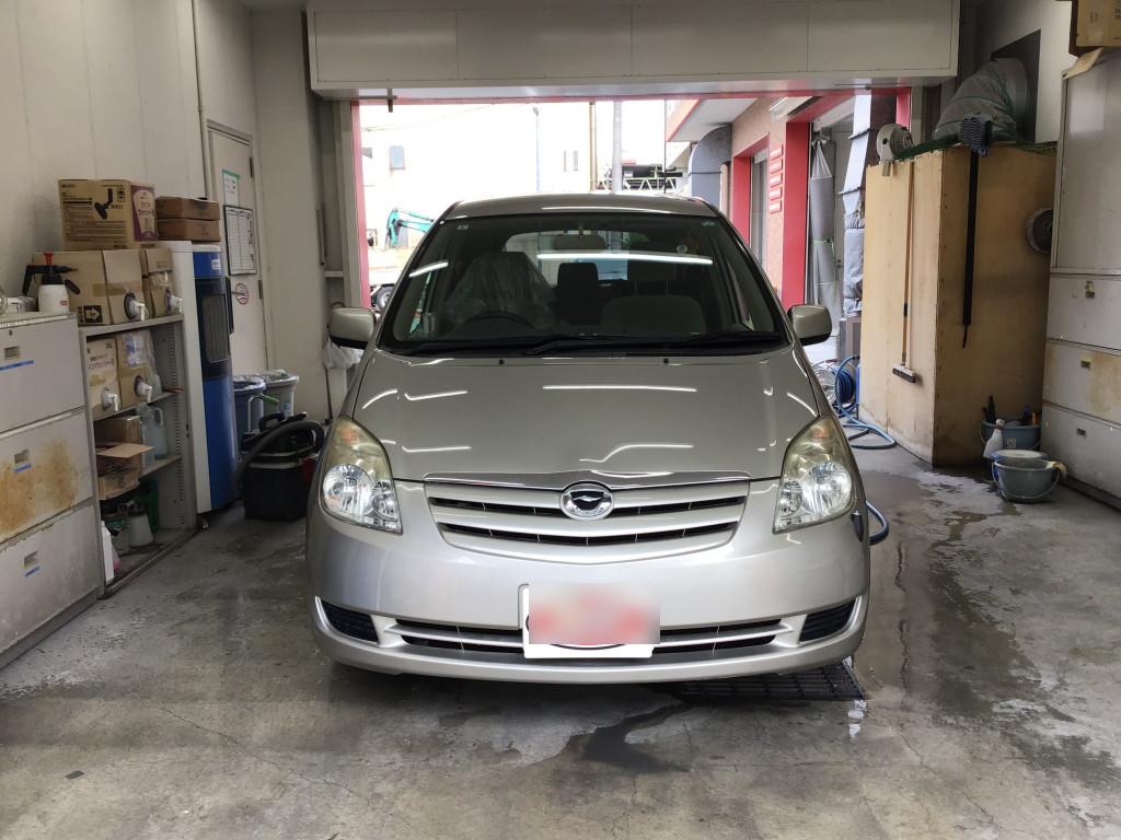 トヨタ カローラスパシオ フェンダー へこみ