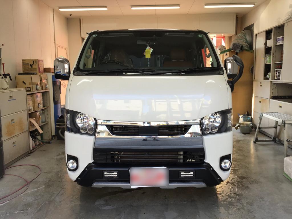 トヨタ ハイエースバン フェンダー へこみ