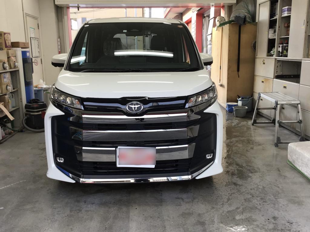 トヨタ ノア ドア へこみ